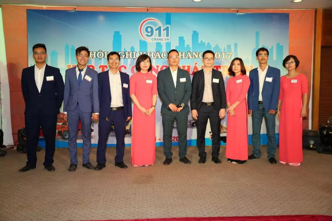 CTCP Tập đoàn 911 được thành lập ngày 22/3/2011, hoạt động chính là bán buôn máy móc, thiết bị và phụ tùng máy khác với vốn điều lệ 3 tỷ đồng khi thành lập