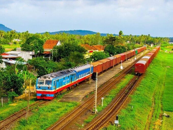 Đường sắt mở bán vé hơn 14 tàu khách chạy tăng cường trên các tuyến địa phương khu vực phía Bắc dịp tết Nguyên đán 2024