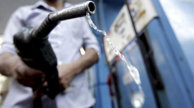 Các chuyên gia kỳ vọng giá dầu Brent sẽ đạt mức trung bình 75 USD/thùng trong năm 2022. Ảnh minh hoạ