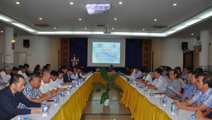 Ngày 24/2, tại Đà Nẵng, Hiệp hội Vận tải ô tô VN, Cục Đường bộ VN phối hợp tổ chức Tọa đàm 'Thực trạng và giải pháp nâng cao hiệu quả quản lý nhà nước về vận tải hành khách theo tuyến cố định và bến xe khách'. Toạ đàm đã thu hút hàng trăm đại biểu, doanh nghiệp vận tải và các chuyên gia trong lĩnh vực vận tải