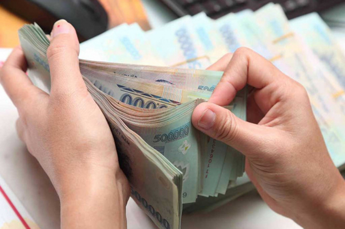 Đây là năm thứ ba liên tiếp NHNN kêu gọi các ngân hàng không chia cổ tức bằng tiền mặt nhằm giúp bản thân các nhà băng có thêm nguồn lực để tiếp tục giảm lãi suất cho vay, hỗ trợ các khách hàng bị ảnh hưởng bởi dịch bệnh.