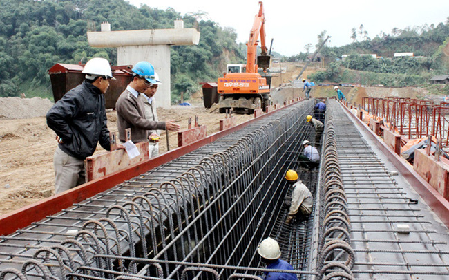 Vốn đầu tư thực hiện toàn xã hội năm 2021 tăng 3,2% so với năm trước. Tuy đây là mức tăng thấp nhất trong nhiều năm qua nhưng là kết quả khả quan trong bối cảnh dịch Covid-19 diễn biến phức tạp trong nước và trên thế giới. Ảnh minh họa