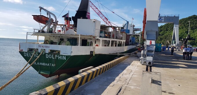 Tàu Deltic Dolphin của hãng tàu Voyager Logistics SDN BHD (Malaysia) cập cảng Chân Mây.