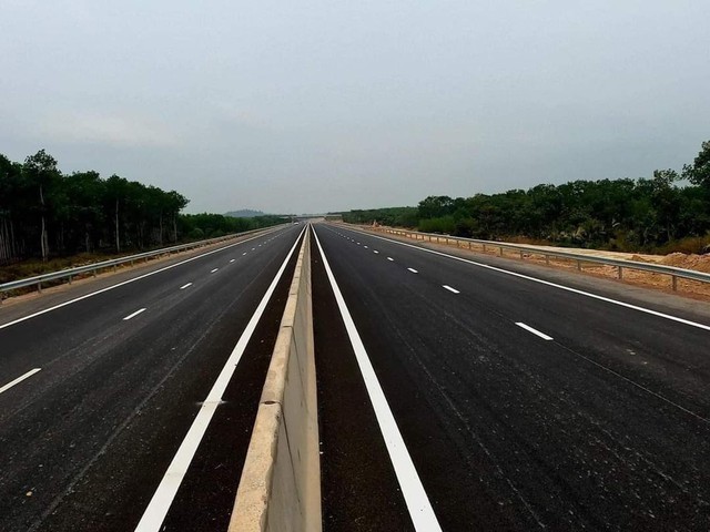 Nhiều tuyến cao tốc đã hoàn thành nhưng chưa có trạm dừng nghỉ