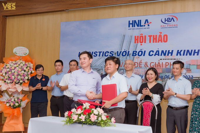 'Tôi hy vọng rằng thỏa thuận hợp tác mà hai hiệp hội đã ký sẽ đặt nền móng cho sự hợp tác sắp tới, tạo ra các lợi ích thiết thực cho hội viên và thúc đẩy gắn kết cộng đồng logistics', Chủ tịch Logistics Hà Nội Trần Đức Nghĩa tin tưởng