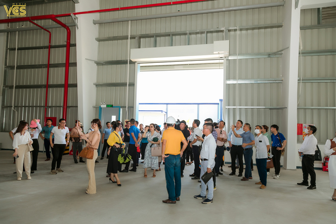 Đại diện doanh nghiệp logistics thăm nhà kho ở Hải Phòng