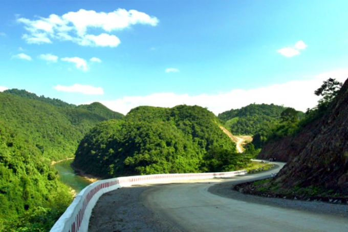 Dự án đường Hồ Chí Minh có tổng chiều dài toàn tuyến là 3.183 km. Trong đó, tuyến chính dài 2.499 km, nhánh phía Tây dài 684 km.