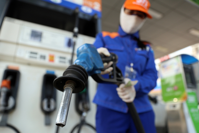 Việc giá xăng giảm là tín hiệu tích cực cho thị trường vận tải trong thời điểm cuối năm.