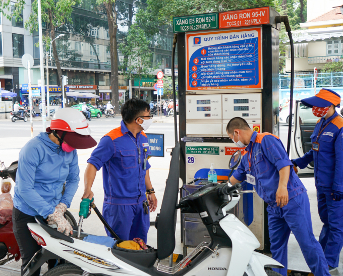 Giá bán lẻ RON 95 đạt mức cao nhất từ tháng 8/2014