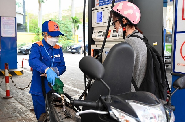 Như vậy kể từ đầu năm đến nay, giá xăng đã có tới sáu phiên tăng và năm phiên giảm.