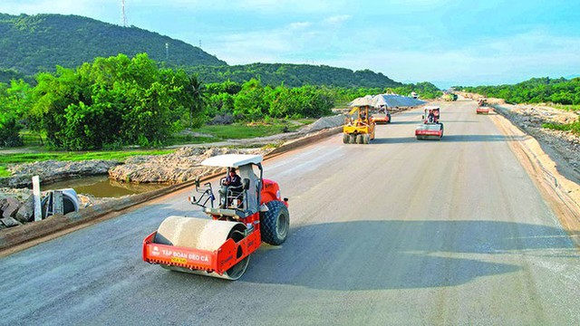 Chính phủ thí điểm thưởng hợp đồng đối với gói thầu xây lắp thuộc các dự án giao thông trong Chương trình phục hồi và phát triển kinh tế - xã hội