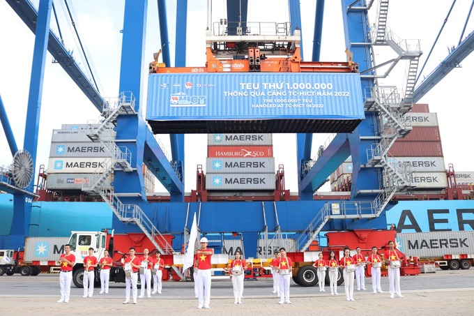 HICT đón nhận TEU thứ 1.000.000 thông qua cảng
