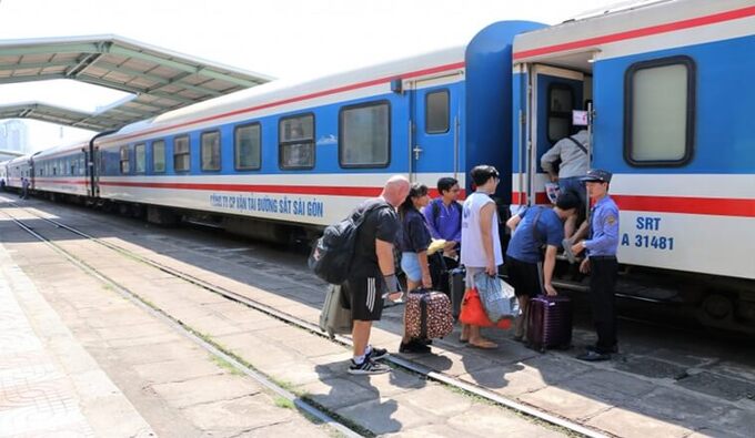 Đường sắt mở bán vé tàu các tuyến phía Bắc dịp nghỉ lễ 30/4