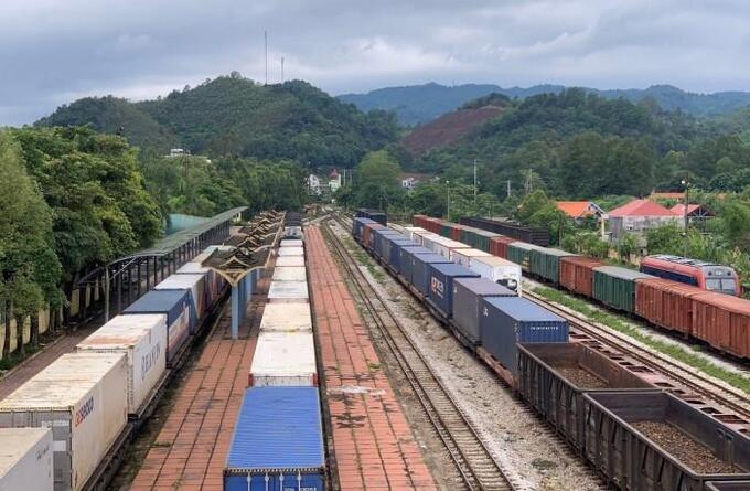 Trên thực tế, năng lực xử lý lưu lượng hàng hóa thông qua ga Đồng Đăng hiện nay rất nhỏ so với lưu lượng hàng hóa thông qua đường bộ