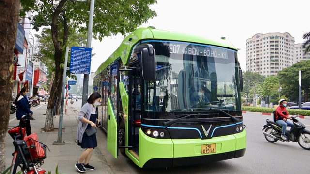 Từ năm 2025, 100% xe buýt thay thế, đầu tư mới sử dụng điện, năng lượng xanh