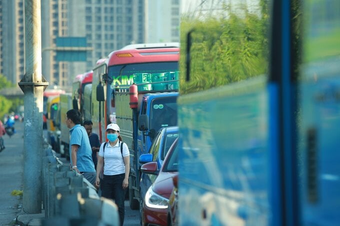 Các sở GTVT triển khai lực lượng xử lý tình trạng 'xe dù, bến cóc'