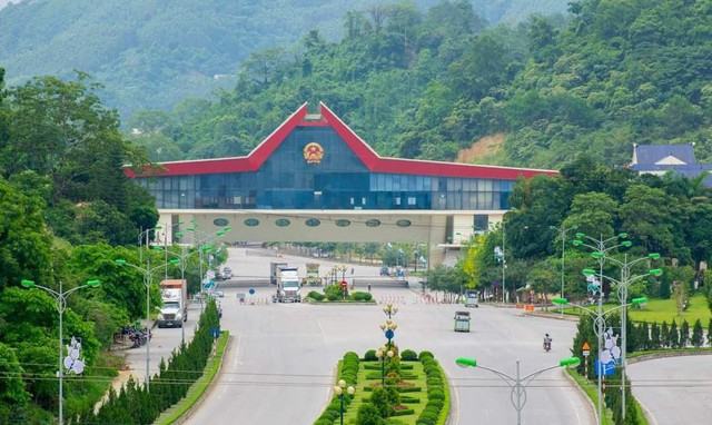Cửa khẩu Hữu Nghị - nơi các tuyến buýt sẽ đi qua