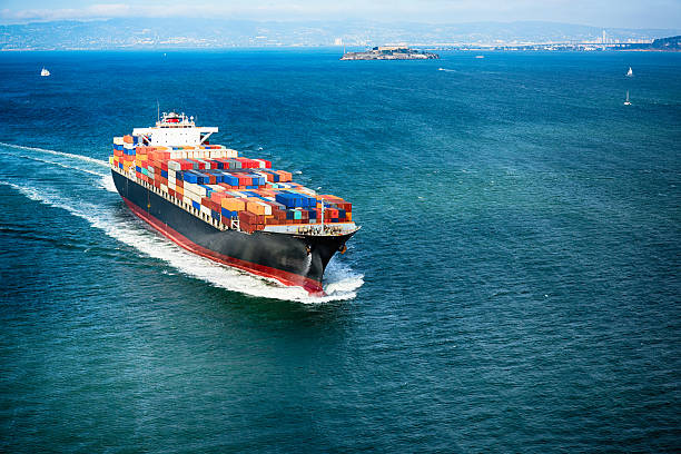 Trong những tháng cuối năm 2022, hoạt động xuất nhập khẩu sẽ gặp không ít thách thức.