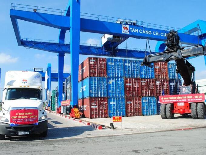 Một số ngành dịch vụ thị trường tăng cao như vận tải kho bãi tăng 14,2%