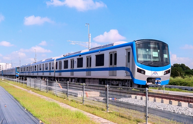 Đây là lần đầu tiên Metro số 1 chạy thử toàn tuyến