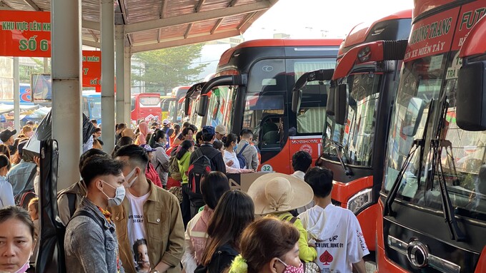Cục Đường bộ Việt Nam có trách nhiệm chủ động tổ chức kiểm tra công tác phục vụ vận tải đường bộ trong dịp Tết