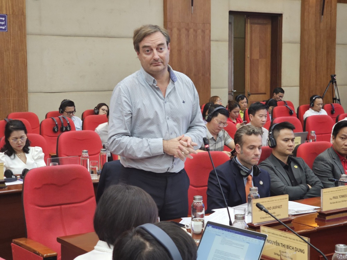 Ông Bruno Jaspaert, Tổng giám đốc Tổ hợp khu công nghiệp DEEP C chia sẻ ý kiến tại Diễn đàn