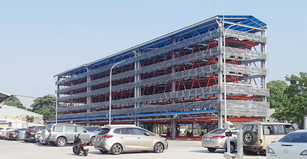 Bãi đỗ xe thông minh 166 Hải Phòng của thành phố vừa được đầu tư xây dựng, một trong những dự án nằm trong kế hoạch chuyển đổi số trong quản lý hoạt động vận tải. Ảnh: THÀNH LÂN