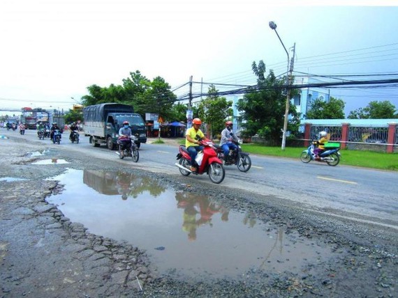 Quốc lộ 62 xuống cấp nghiêm trọng - Ảnh: Báo Long An