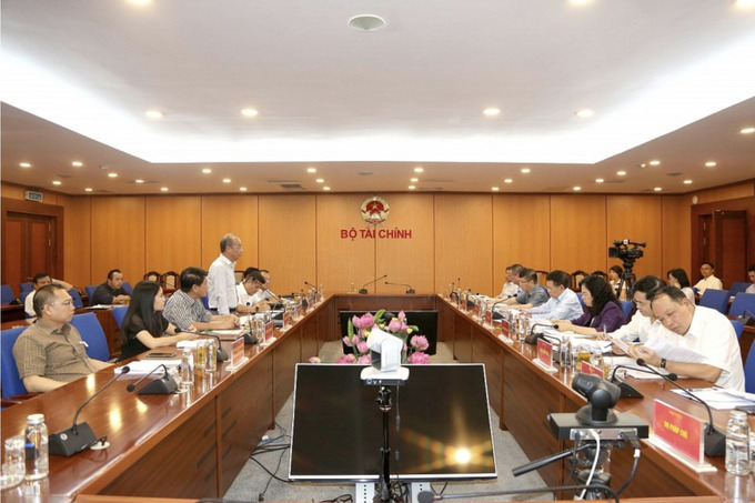 Quang cảnh buổi làm việc