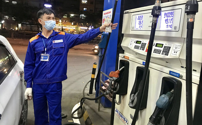 Xăng dầu đang ở mức cao kỷ lục, tác động tăng giá nhiều hàng hóa, dịch vụ