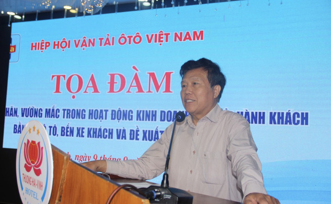Buổi tọa đàm có sự tham gia của hơn 100 đại biểu từ các doanh nghiệp, hợp tác xã kinh doanh vận tải hành khách bằng xe ô tô, bến xe khách, đại diện Sở Giao thông vận tải 15 tỉnh, thành phố và đại diện Tổng cục Đường bộ Việt Nam