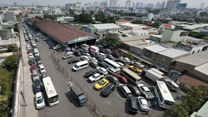Tình trạng ùn tắc kiểm định xe cơ giới có nguy cơ tái diễn vào giữa và cuối năm 2024 tại 11 tỉnh, thành trên cả nước