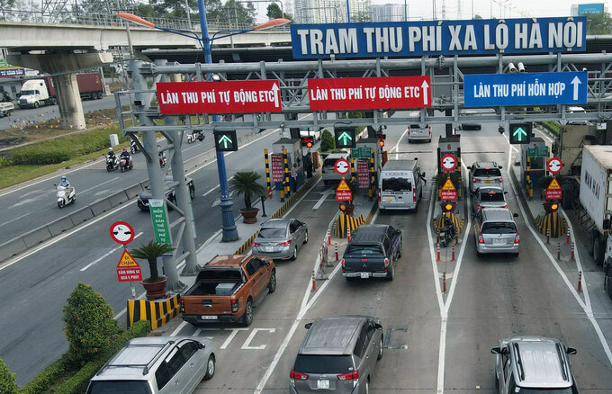Bộ Tài chính vừa có đề xuất giảm phí sử dụng đường bộ.