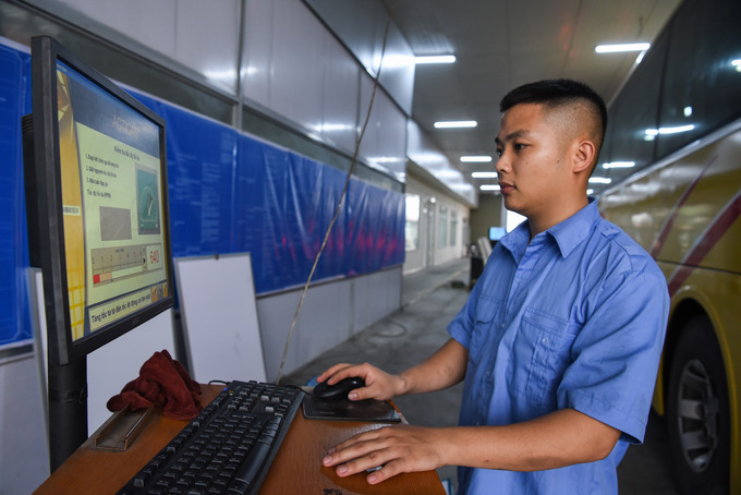 Trao đổi với phóng viên Banduong.vn, ông Trần Xuân Huy – Giám đốc Trung tâm Đăng kiểm xe cơ giới 99-03D cho biết, ngay khi được Cục Đăng kiểm Việt Nam cho phép mở cửa hoạt động trở lại, trung tâm đã chủ động bố trí nhân sự vận hành và đầu tư bổ sung mua sắp trang thiết bị nhằm đáp ứng nhu cầu của nhân dân một cách tốt nhất.