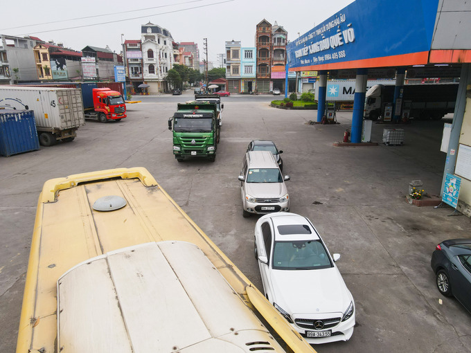 Trước đó, Cục Đăng kiểm Việt Nam thông báo cho phép Trung tâm đăng kiểm xe cơ giới 99-03D hoạt động trở lại. Đồng thời yêu cầu trung tâm thực hiện nghiêm các quy định của pháp luật, trong quy trình kiểm định xe cơ giới; nghiêm cấm mọi hành vi tiêu cực, nhũng nhiễu trong quá trình thực hiện kiểm định và tiếp tục quán triệt tinh thần hỗ trợ, đồng hành với người dân, doanh nghiệp nhằm tháo gỡ khó khăn, vướng mắc, ách tắc trong công tác đăng kiểm.