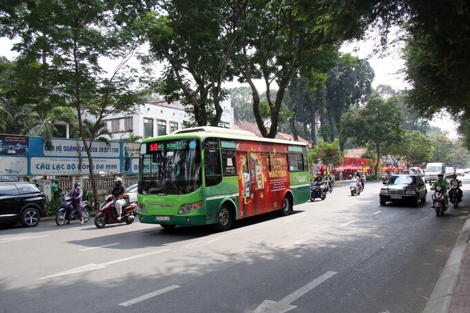 Hiện người dân đi xe buýt hầu như thực hiện thanh toán thủ công bằng tiền mặt, chưa có thói quen sử dụng thanh toán tự động.