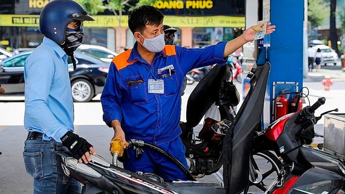 Đưa giá xăng về tương đương hồi tháng 10/2021