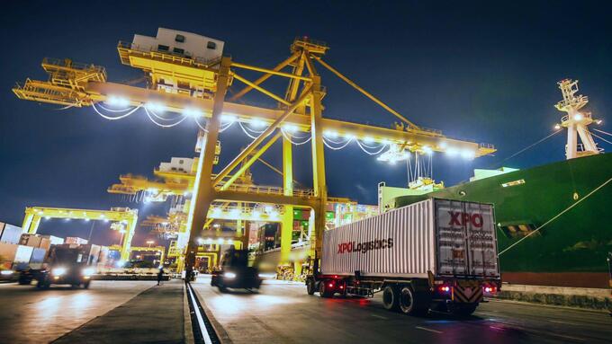 Dầu khí và cảng biển lọt top cổ phiếu tâm điểm thị trường cuối năm 2022