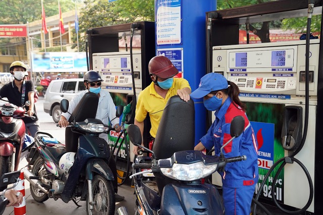 Các địa phương tăng cường quản lý kinh doanh, rà soát quy trình cấp giấy chứng nhận đại lý, cửa hàng bán lẻ xăng dầu