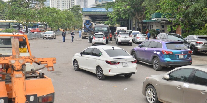 Các xe ô tô chở người đến 9 chỗ không kinh doanh vận tải hết hạn kiểm định trong khoảng thời gian 1 năm kể từ ngày Thông tư được ban hành sẽ được tự động giãn chu kỳ kiểm định theo chu kỳ mới quy định tại Thông tư 02/2023