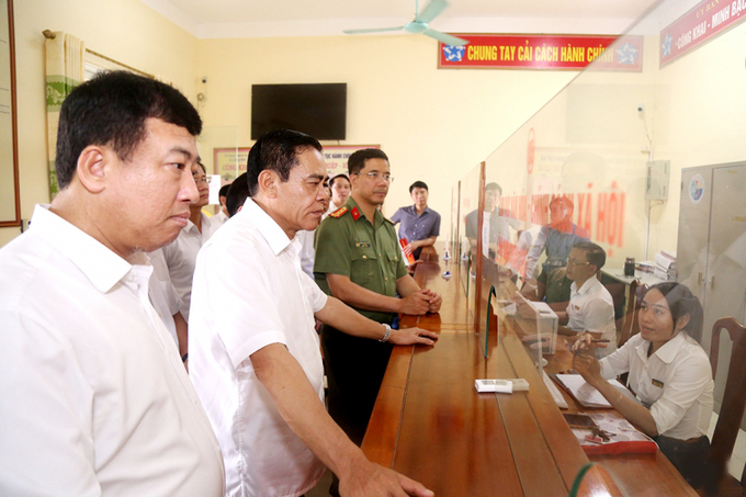Chủ tịch UBND tỉnh Hà Tĩnh Võ Trọng Hải yêu cầu cán bộ, công chức tuyệt đối không được nhũng nhiễu, gây khó khăn cho người dân trong quá trình xử lý hồ sơ, thủ tục, nhất là về lĩnh vực đất đai