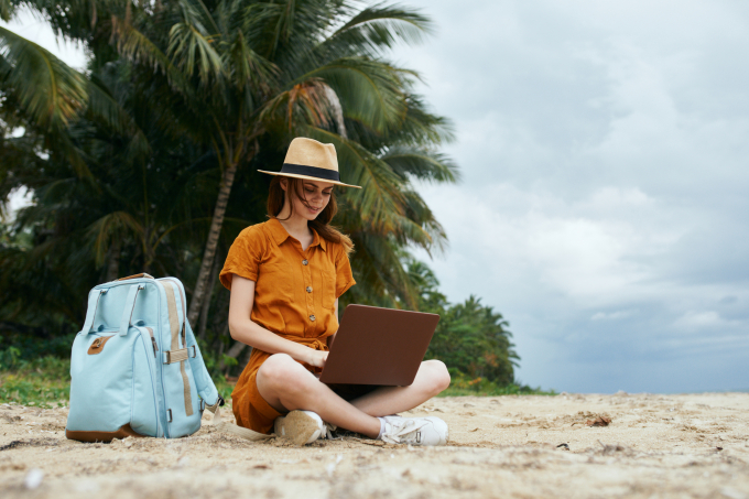 “Digital Nomads” là thế hệ trẻ có thể hoàn thành công việc của mình trong khi tận hưởng những trải nghiệm du lịch.