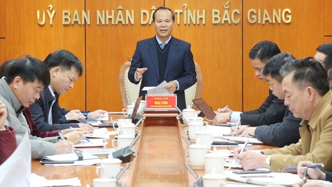Ông Mai Sơn chủ trì phiên họp