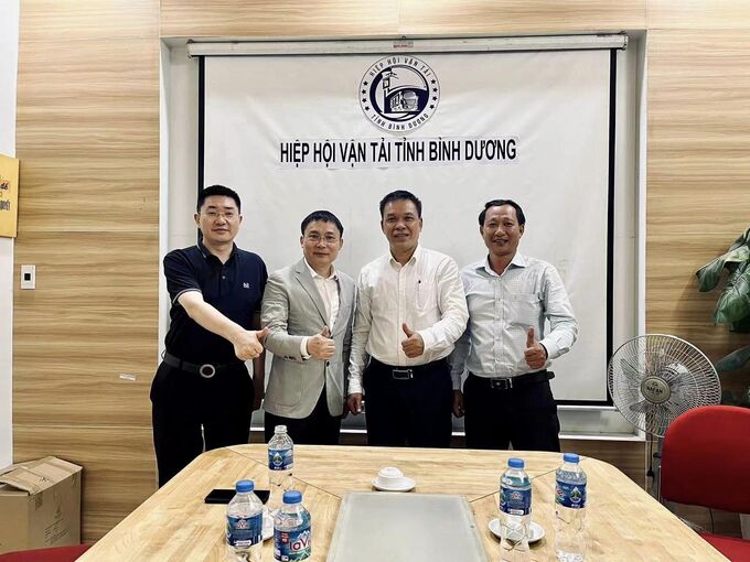Hiệp hội Vận tải tỉnh Bình Dương cũng đã có buổi làm việc với nhà sản xuất xe Bus điện theo chương trình chuyển đổi năng lượng xanh của Chính phủ