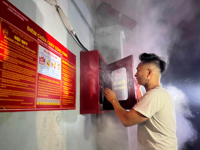 Kích hoạt điểm chữa cháy công cộng.