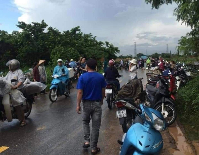Hai người bị sét đánh khi đi cấy thuê