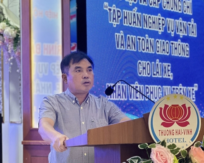 Ông Nguyễn Sỹ Thắng - Trưởng phòng Vận tải Sở Giao thông vận tải Nghệ An phát biểu tại buổi tập huấn