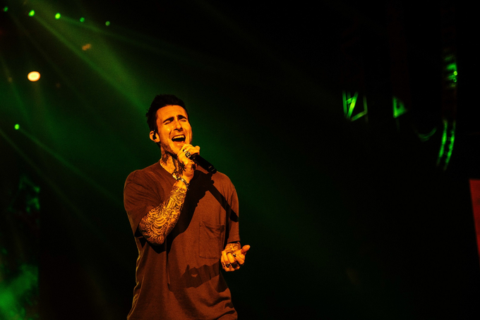 Adam Levine được tạp chí People bình chọn là “Người đàn ông quyến rũ nhất hành tinh” năm 2013.