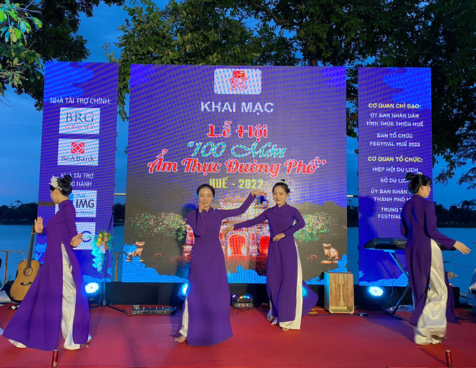 Khai mạc Lễ hội '100 món ẩm thực đường phố'.