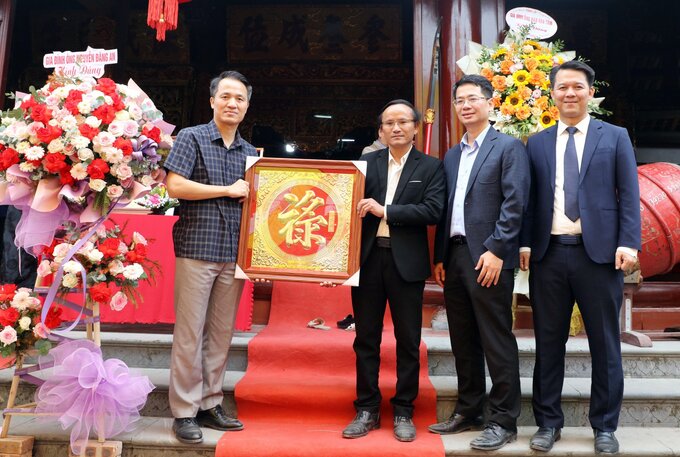 Tương truyền những người được giải xôi, gà làm ăn phát đạt, hạnh phúc viên mãn. Lễ hội Phú Lộc đình Xuân Giáp Thìn 2024 có 3 gà, 3 xôi đồng giải Nhất. Với những ý nghĩa trên tục lễ xôi - gà thể hiện sự tài hoa, tâm huyết, đồng thời là nét văn hóa đặc sắc từ xa xưa của người dân khu Nghi Khúc.